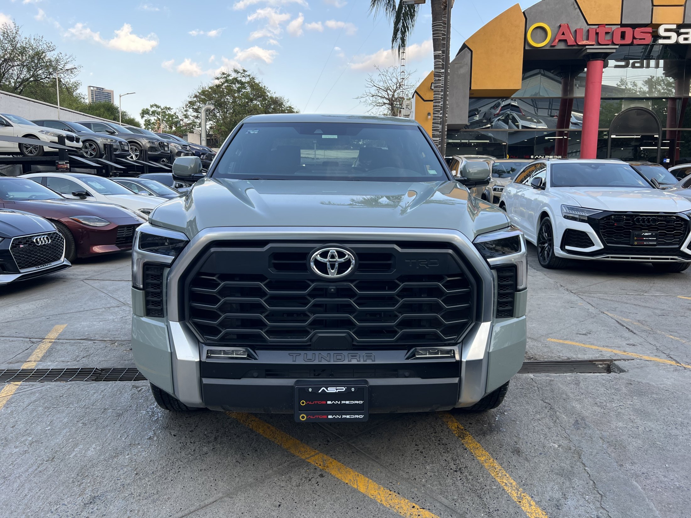 Toyota TUNDRA TRD OFF ROAD HEV 4X4 2025