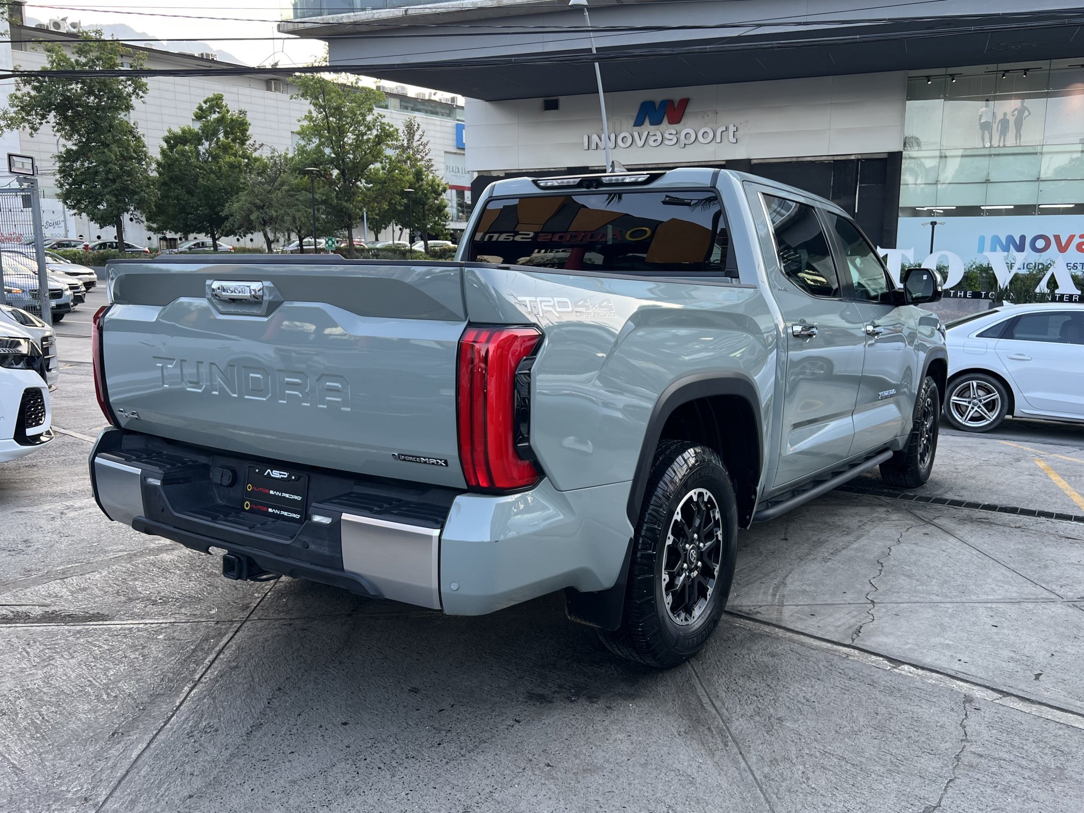 Toyota TUNDRA TRD OFF ROAD HEV 4X4 2025