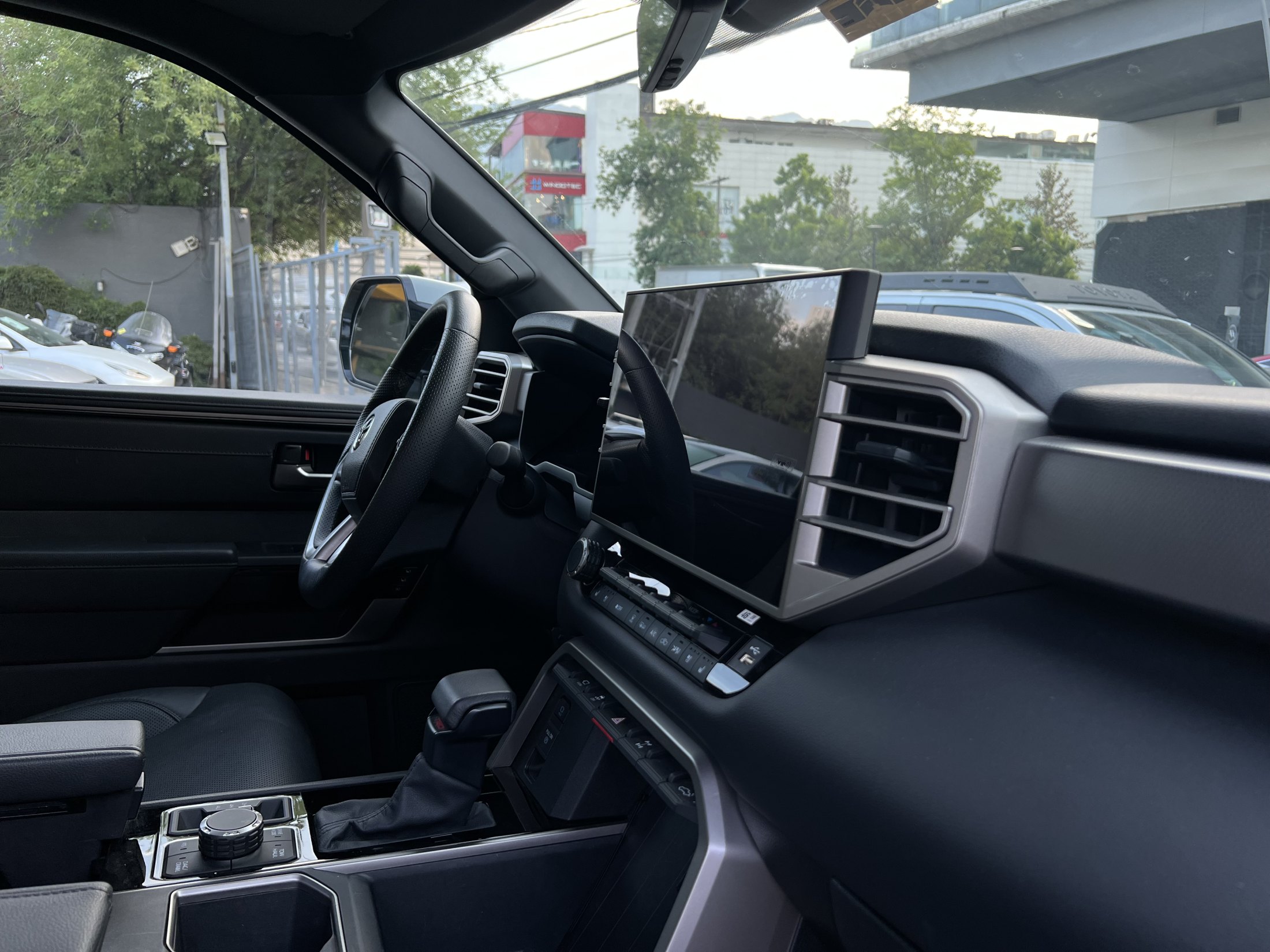 Toyota TUNDRA TRD OFF ROAD HEV 4X4 2025