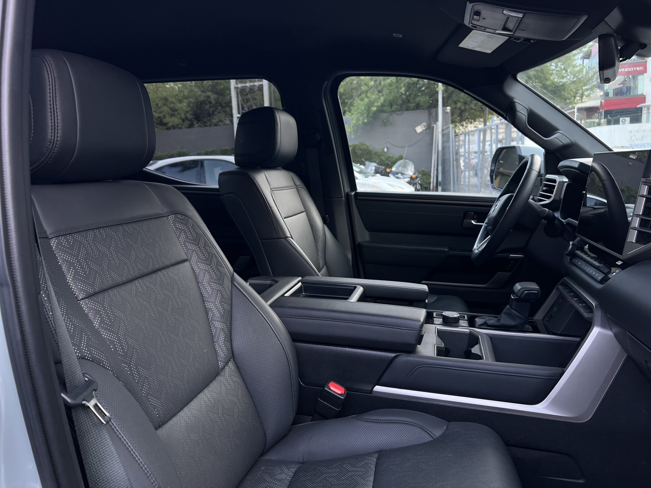 Toyota TUNDRA TRD OFF ROAD HEV 4X4 2025