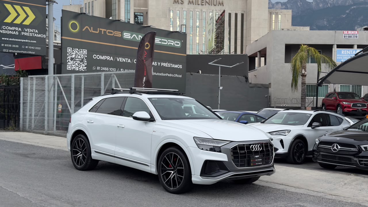 AUDI Q8 2022