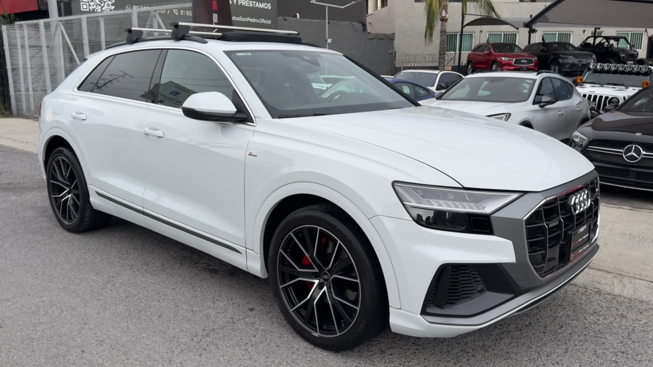 AUDI Q8 2022