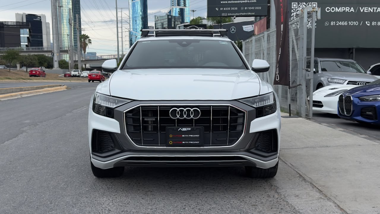 AUDI Q8 2022