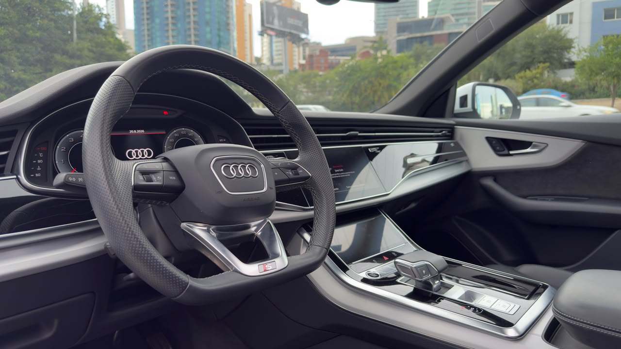 AUDI Q8 2022