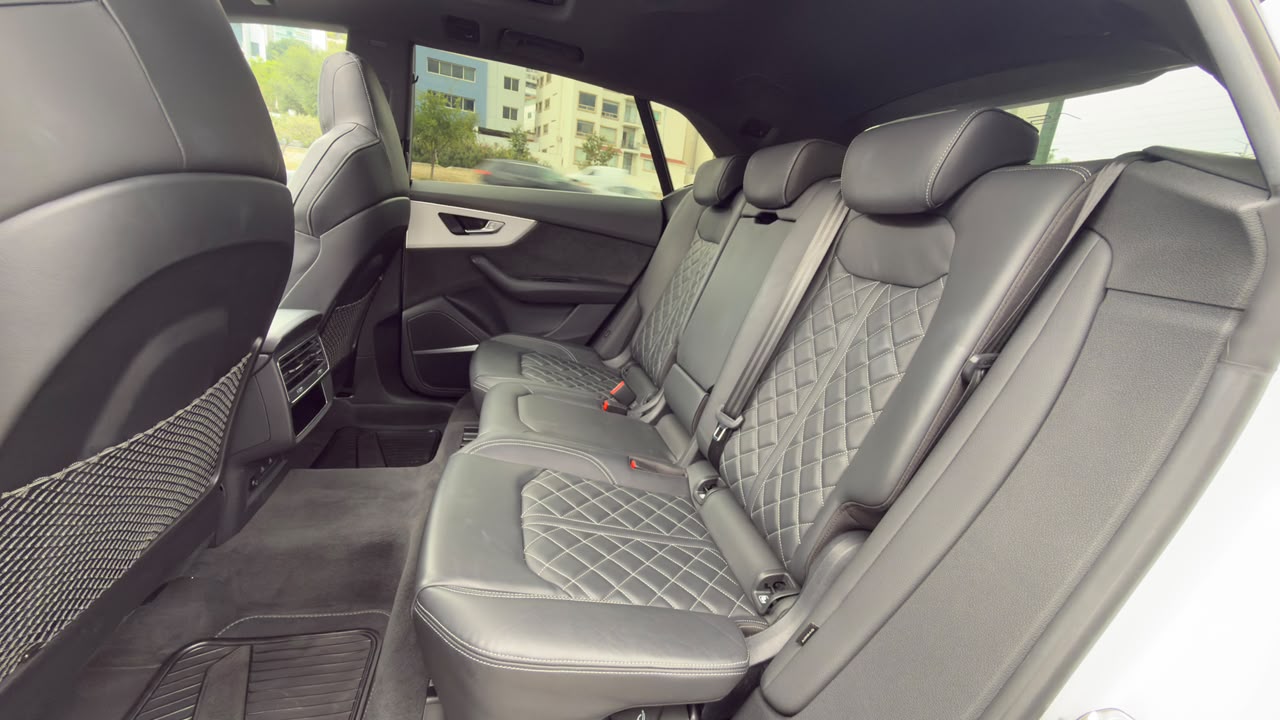 AUDI Q8 2022