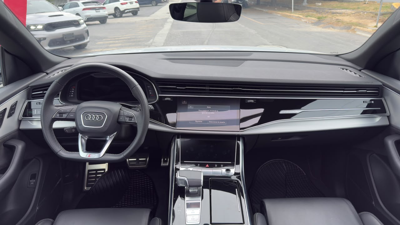 AUDI Q8 2022
