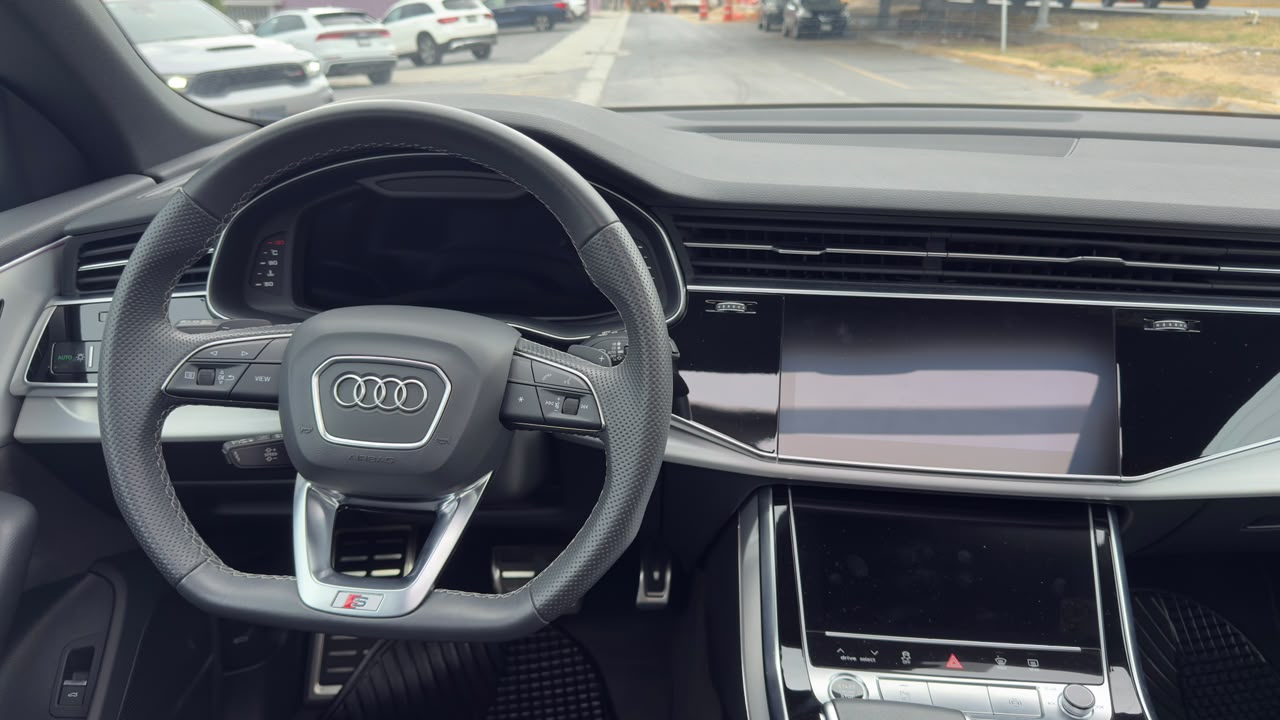 AUDI Q8 2022