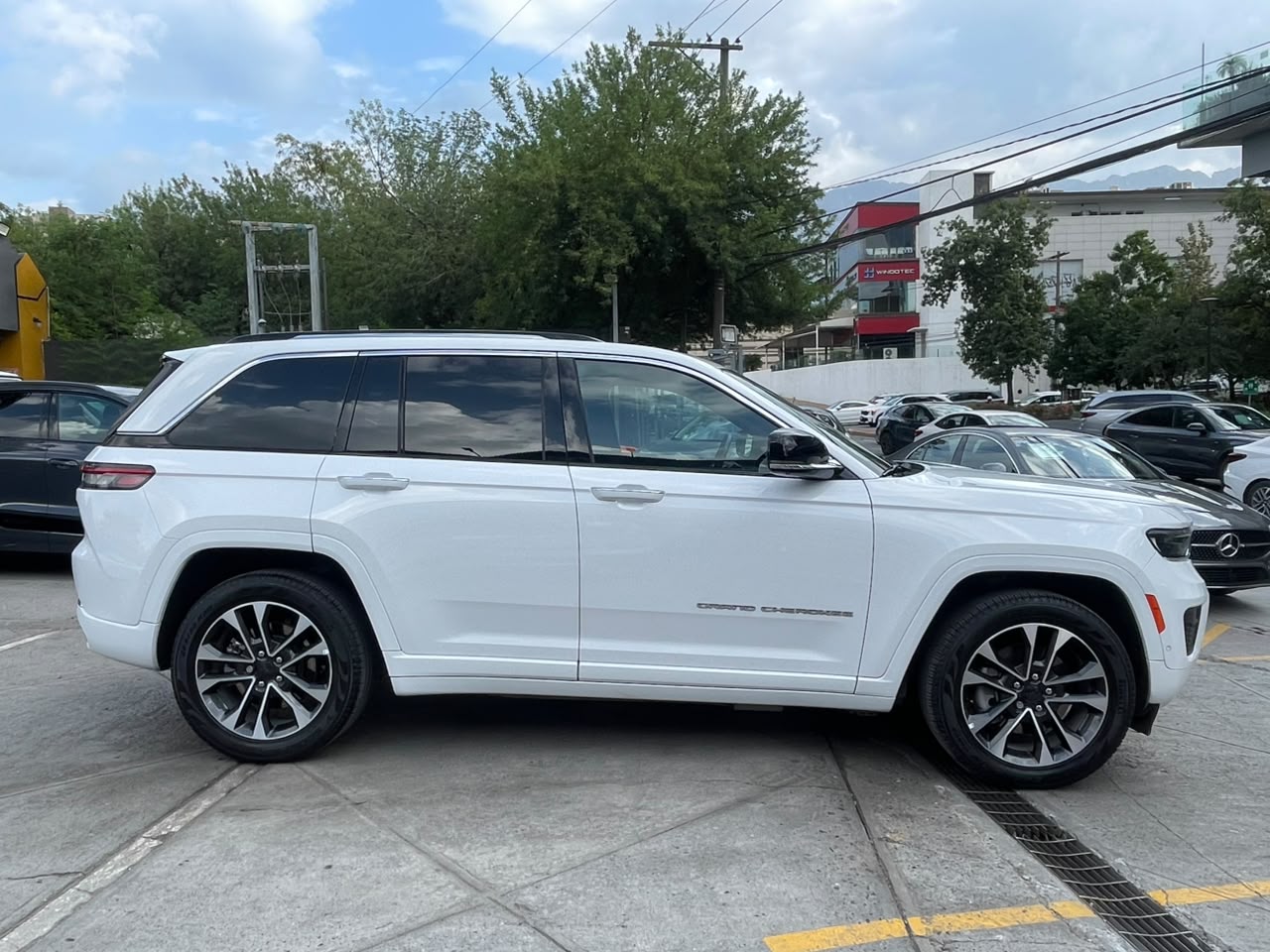 GRAND CHEROKEE OVERLAND I4 PHEV 4XE
