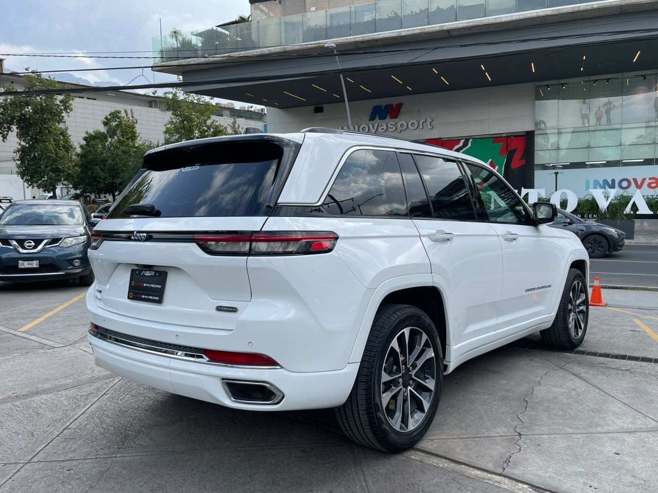 GRAND CHEROKEE OVERLAND I4 PHEV 4XE