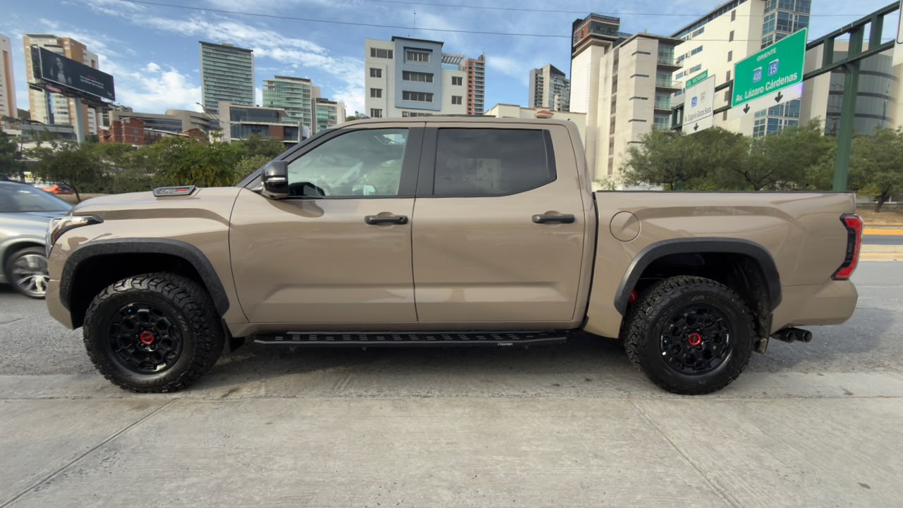 TOYOTA TUNDRA TRD PRO HIBRIDA 2025