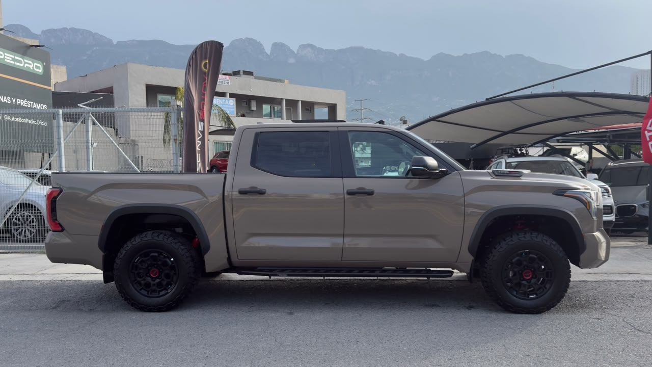 TOYOTA TUNDRA TRD PRO HIBRIDA 2025