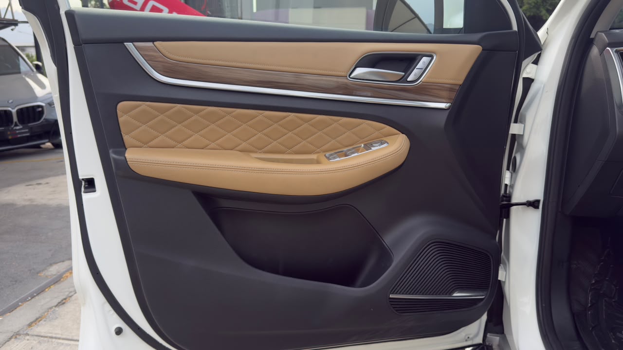 MG RX8 ELEGANCE LUX 2024
