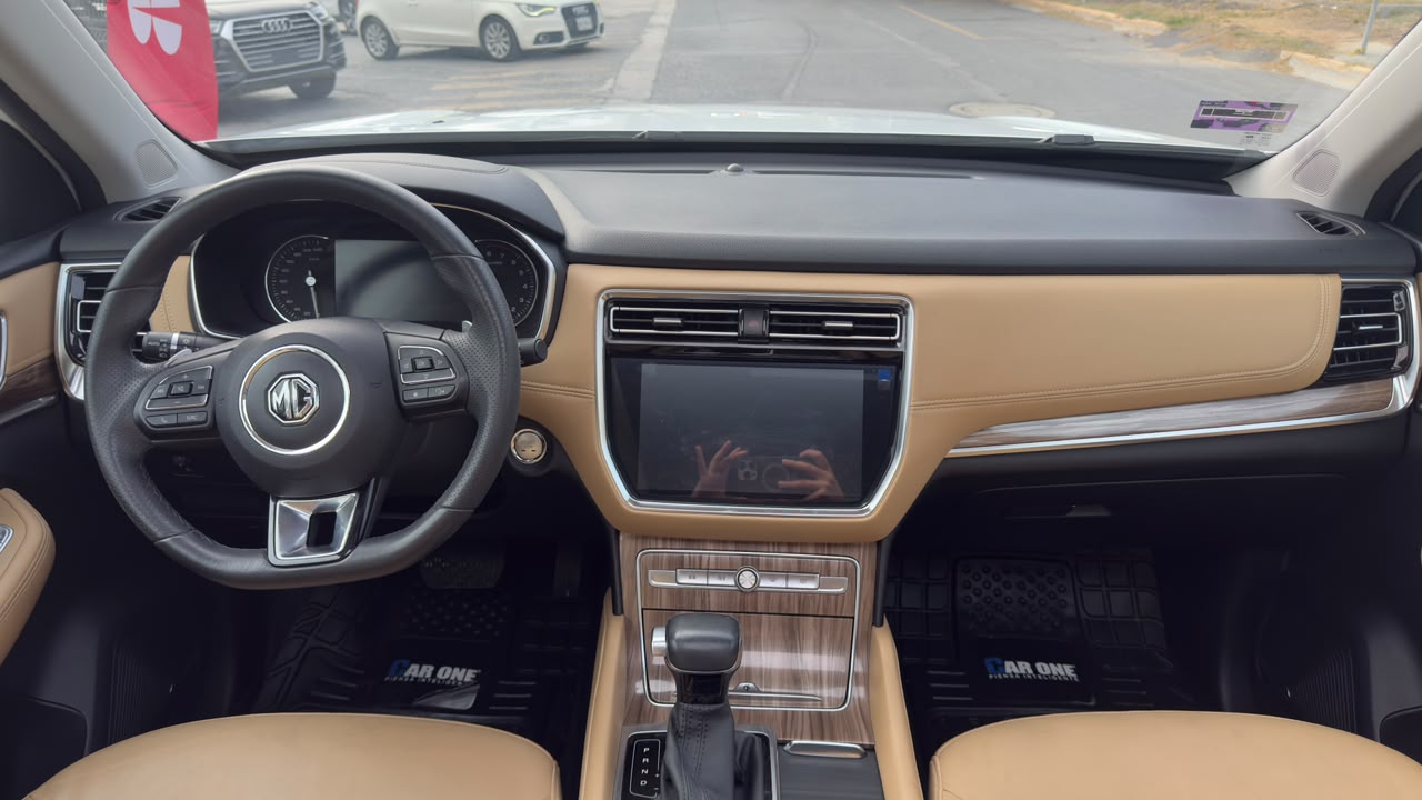 MG RX8 ELEGANCE LUX 2024