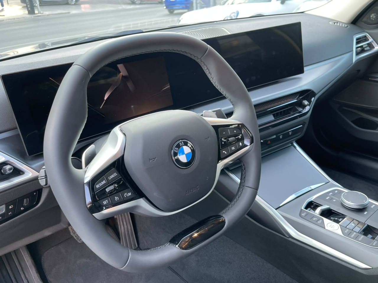 320 i