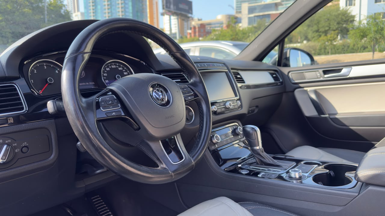 VOLKSWAGEN TOUAREG V6 TDI 2018