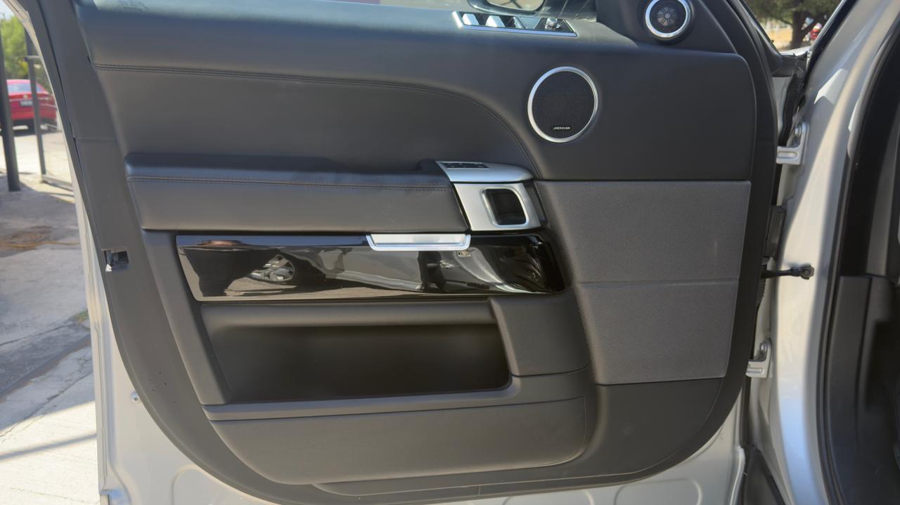LAND ROVER RANGE ROVER SVR 2019