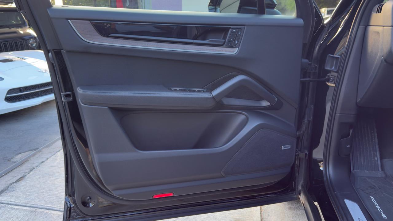 PORSCHE CAYENNE V6 2024