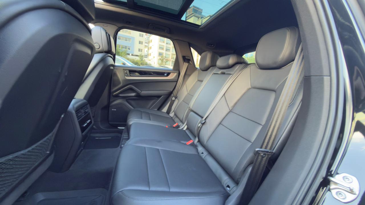 PORSCHE CAYENNE V6 2024