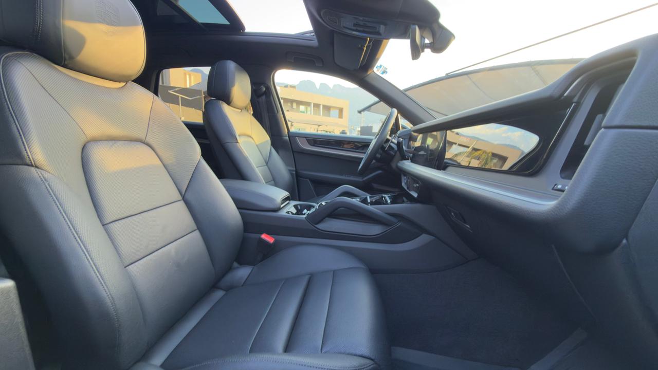 PORSCHE CAYENNE V6 2024