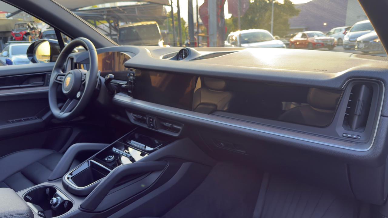 PORSCHE CAYENNE V6 2024