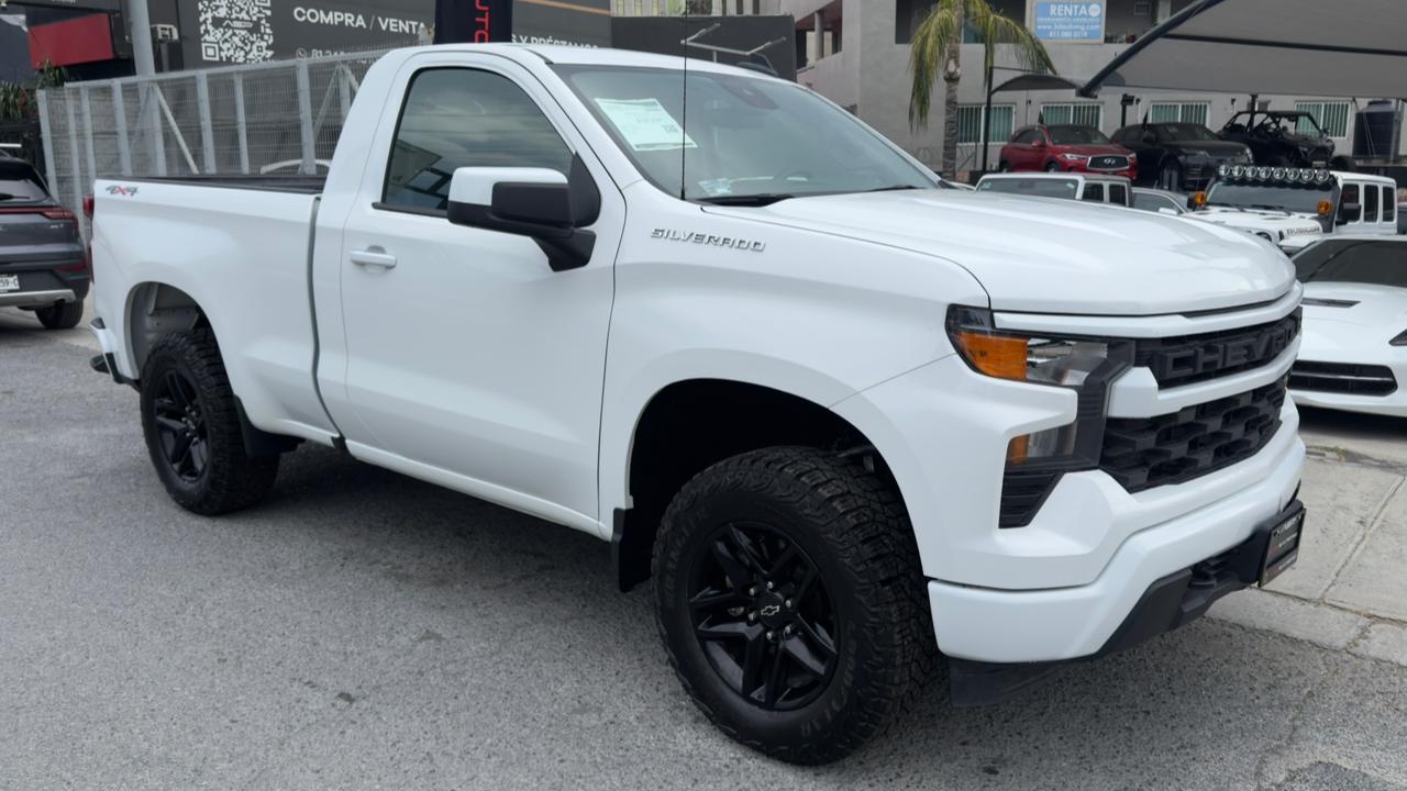 CHEVROLET SILVERADO CAB REGULAR 4X4 V8 2023