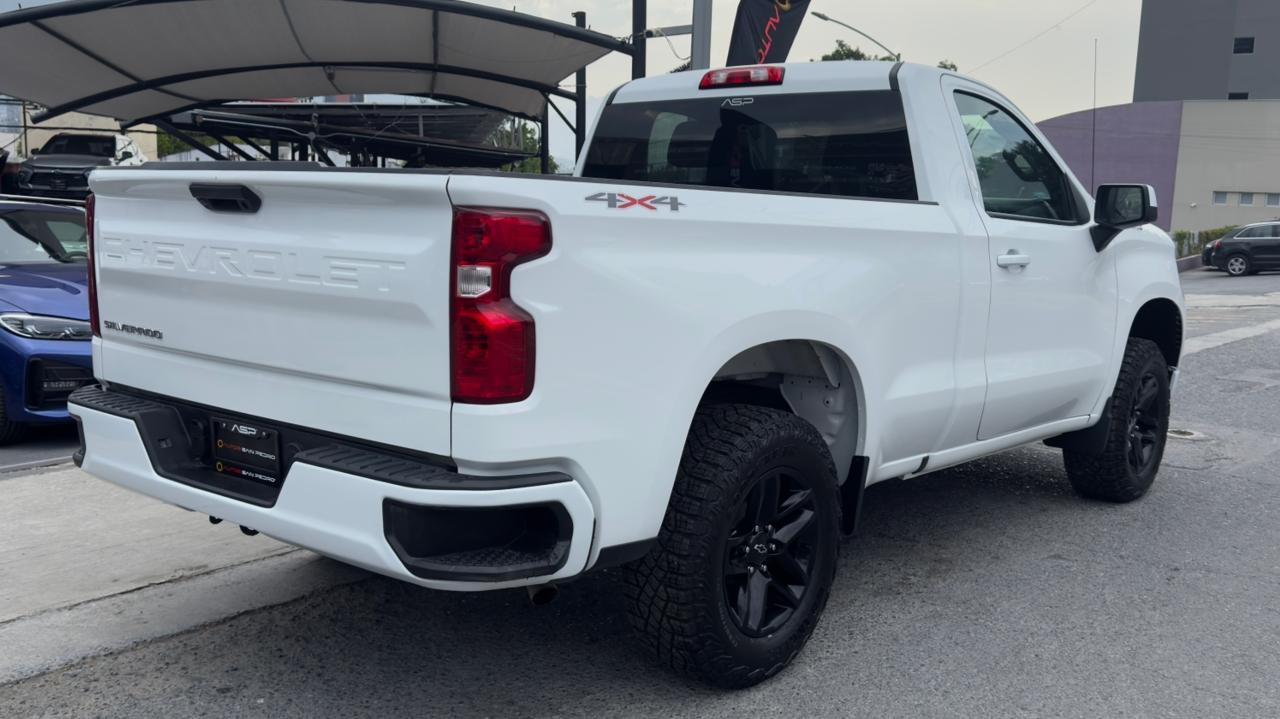 CHEVROLET SILVERADO CAB REGULAR 4X4 V8 2023