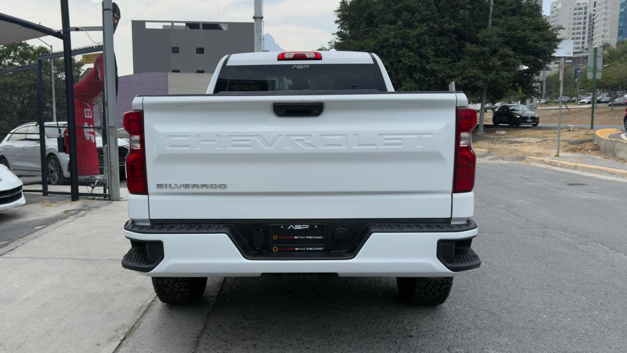 CHEVROLET SILVERADO CAB REGULAR 4X4 V8 2023