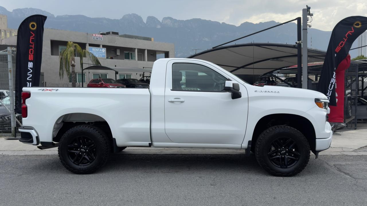 CHEVROLET SILVERADO CAB REGULAR 4X4 V8 2023