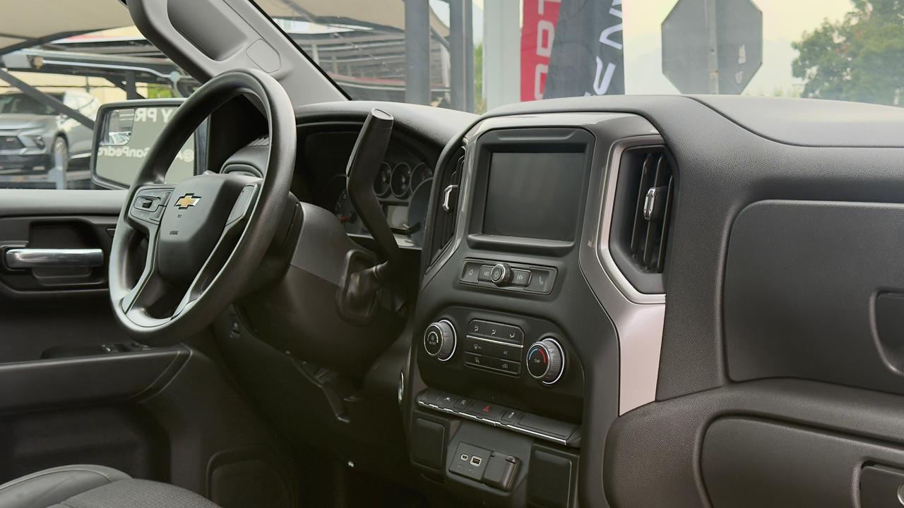 CHEVROLET SILVERADO CAB REGULAR 4X4 V8 2023