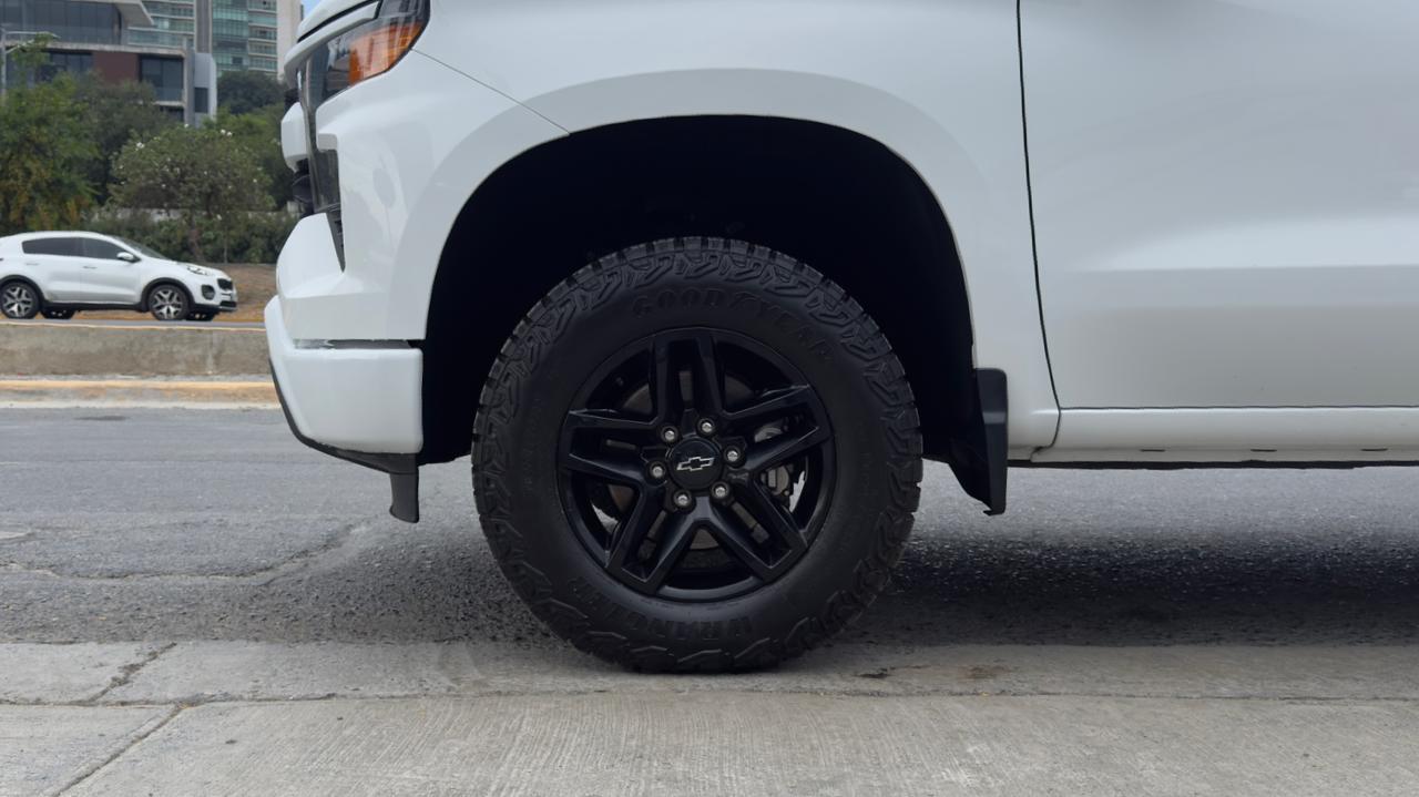 CHEVROLET SILVERADO CAB REGULAR 4X4 V8 2023