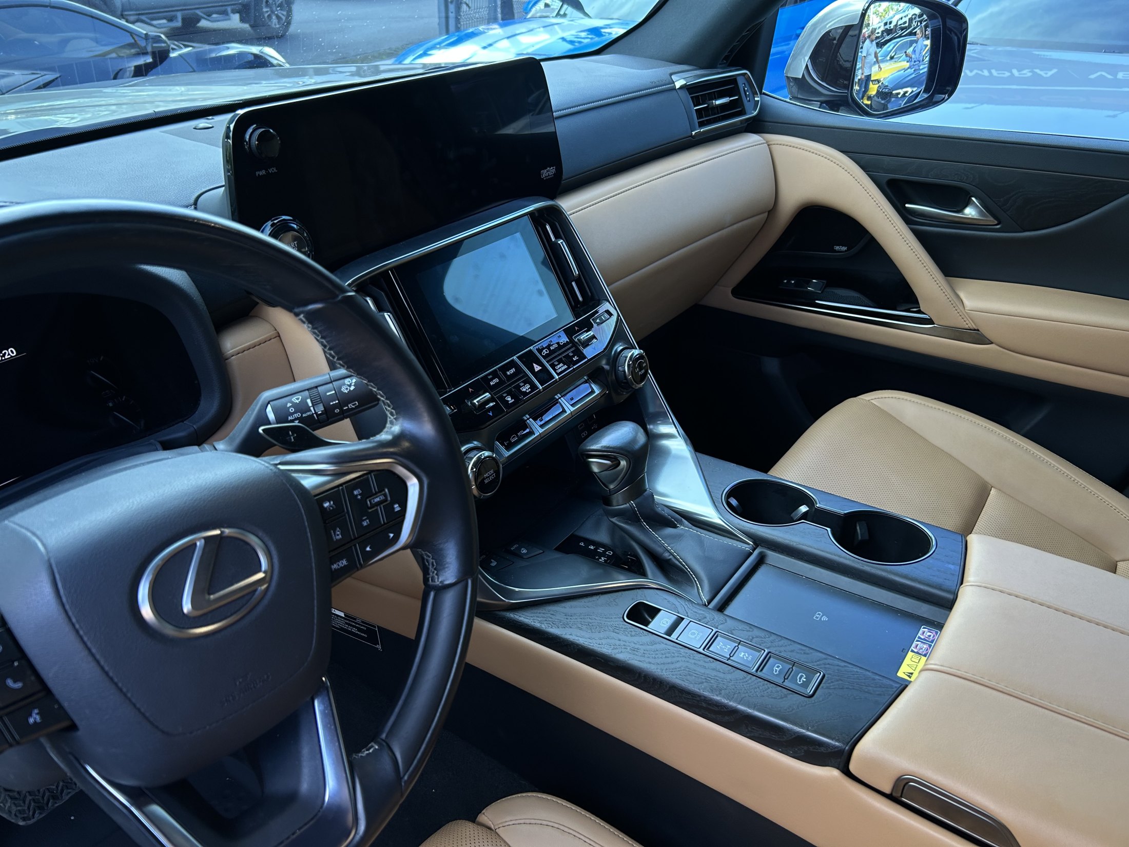 LX600 LUXURY