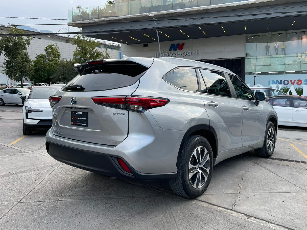 HIGHLANDER HIBRIDA XLE