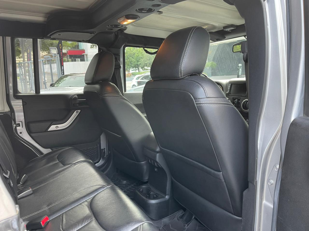 WRANGLER UNLIMITED SAHARA ATX 4X4