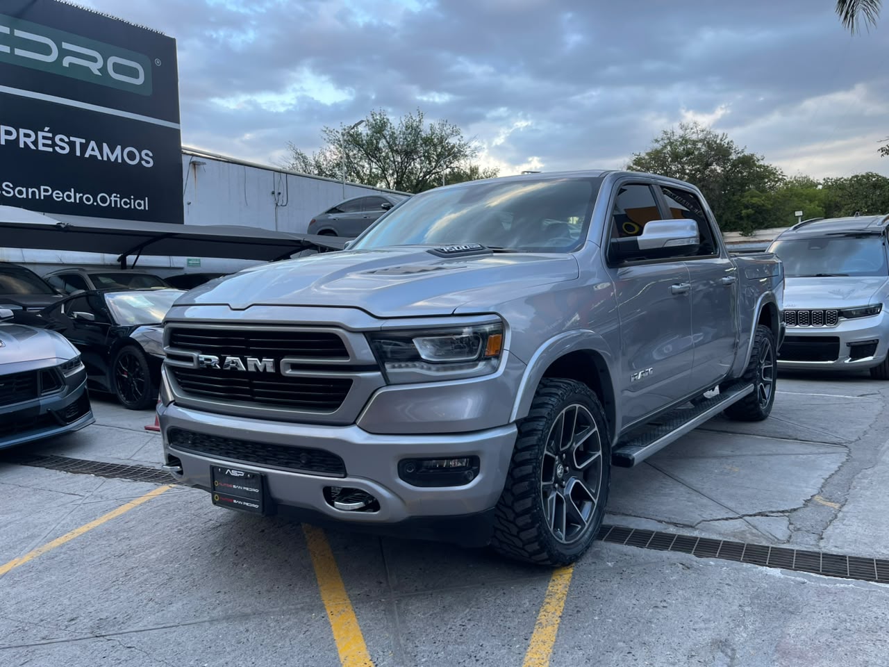 RAM 1500 LARAMIE SPORT 4X4