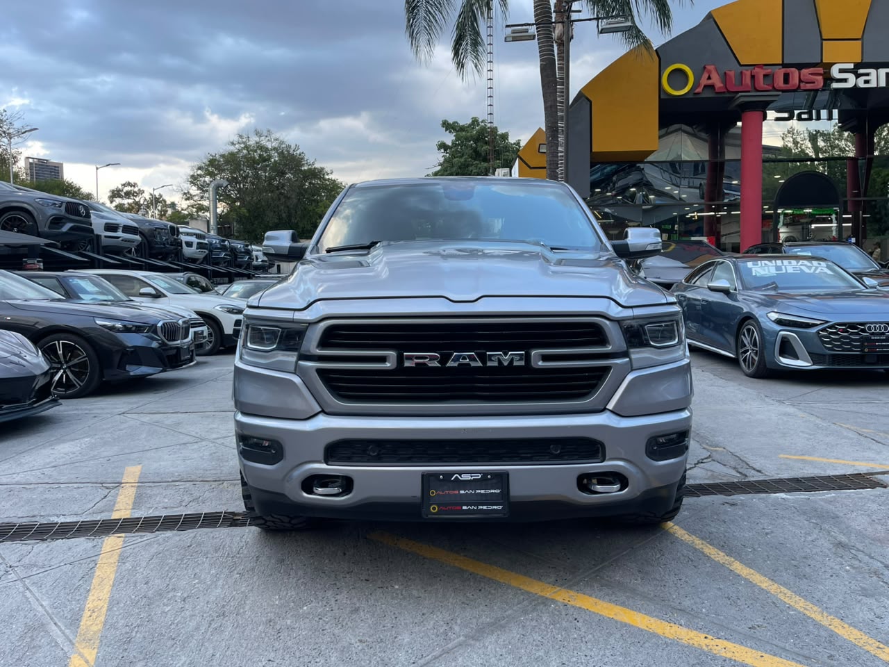 RAM 1500 LARAMIE SPORT 4X4