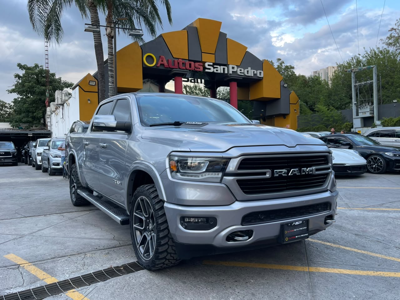 RAM 1500 LARAMIE SPORT 4X4