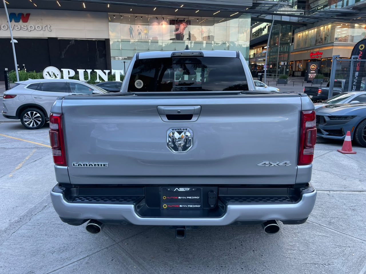 RAM 1500 LARAMIE SPORT 4X4
