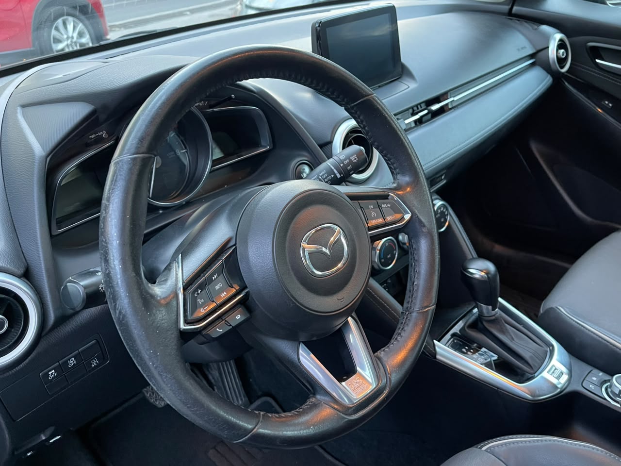 MAZDA 2 HATCHBAK SKY ACTIVE CARBON EDITION