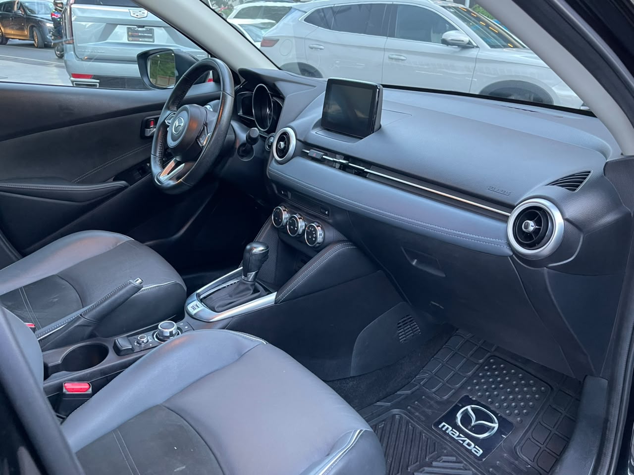 MAZDA 2 HATCHBAK SKY ACTIVE CARBON EDITION