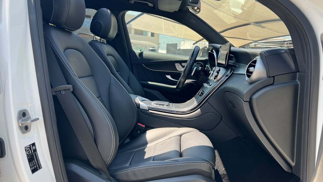 MERCEDES BENZ GLC 300E COUPE 2023