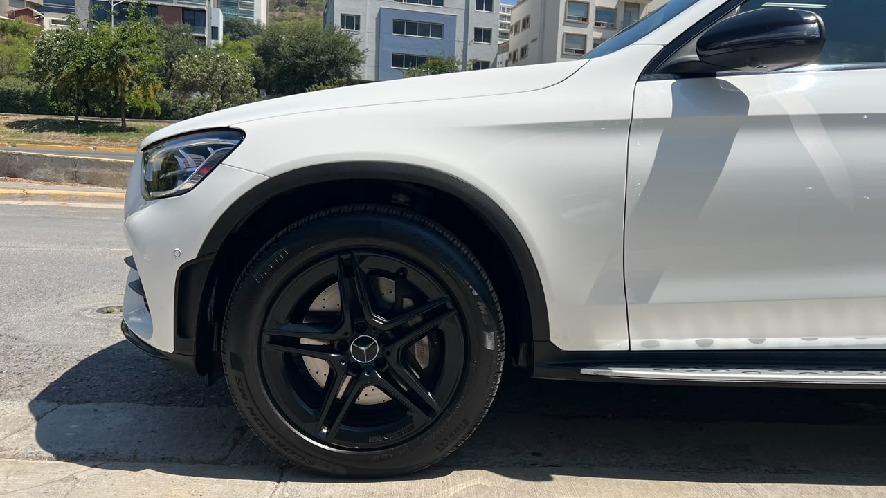 MERCEDES BENZ GLC 300E COUPE 2023
