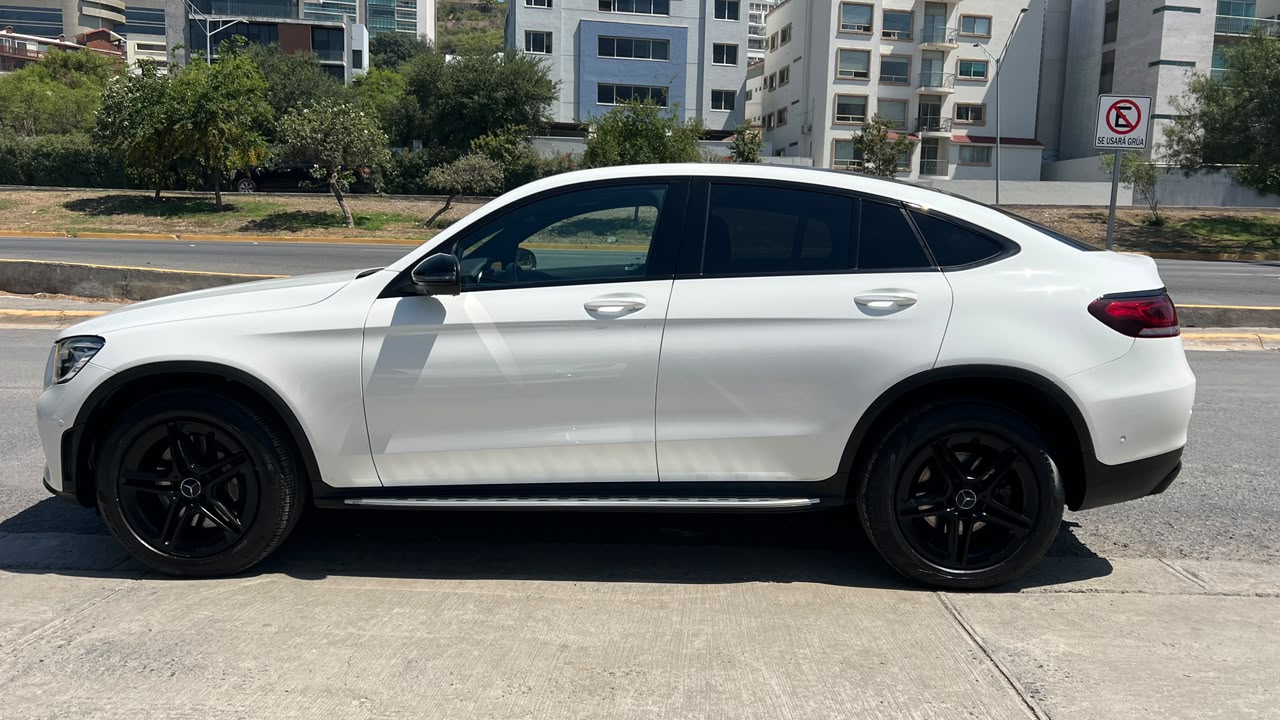 MERCEDES BENZ GLC 300E COUPE 2023