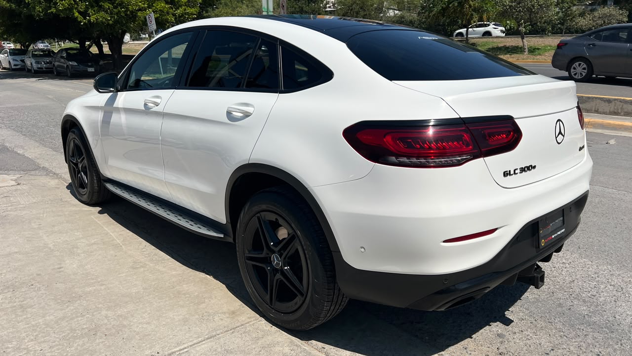 MERCEDES BENZ GLC 300E COUPE 2023