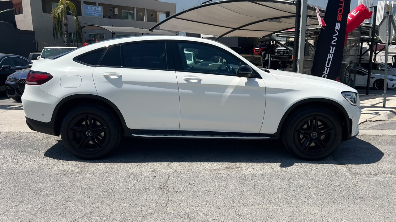 MERCEDES BENZ GLC 300E COUPE 2023