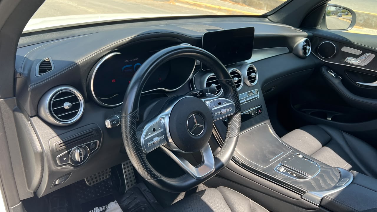 MERCEDES BENZ GLC 300E COUPE 2023