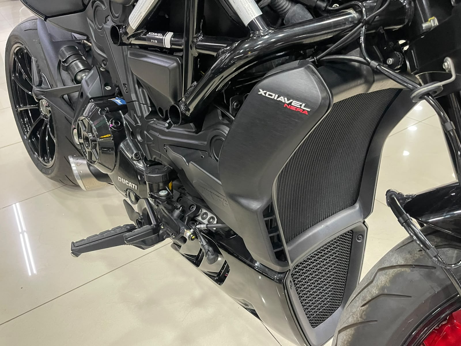 DUCATI XDIAVEL NERA THRILLING