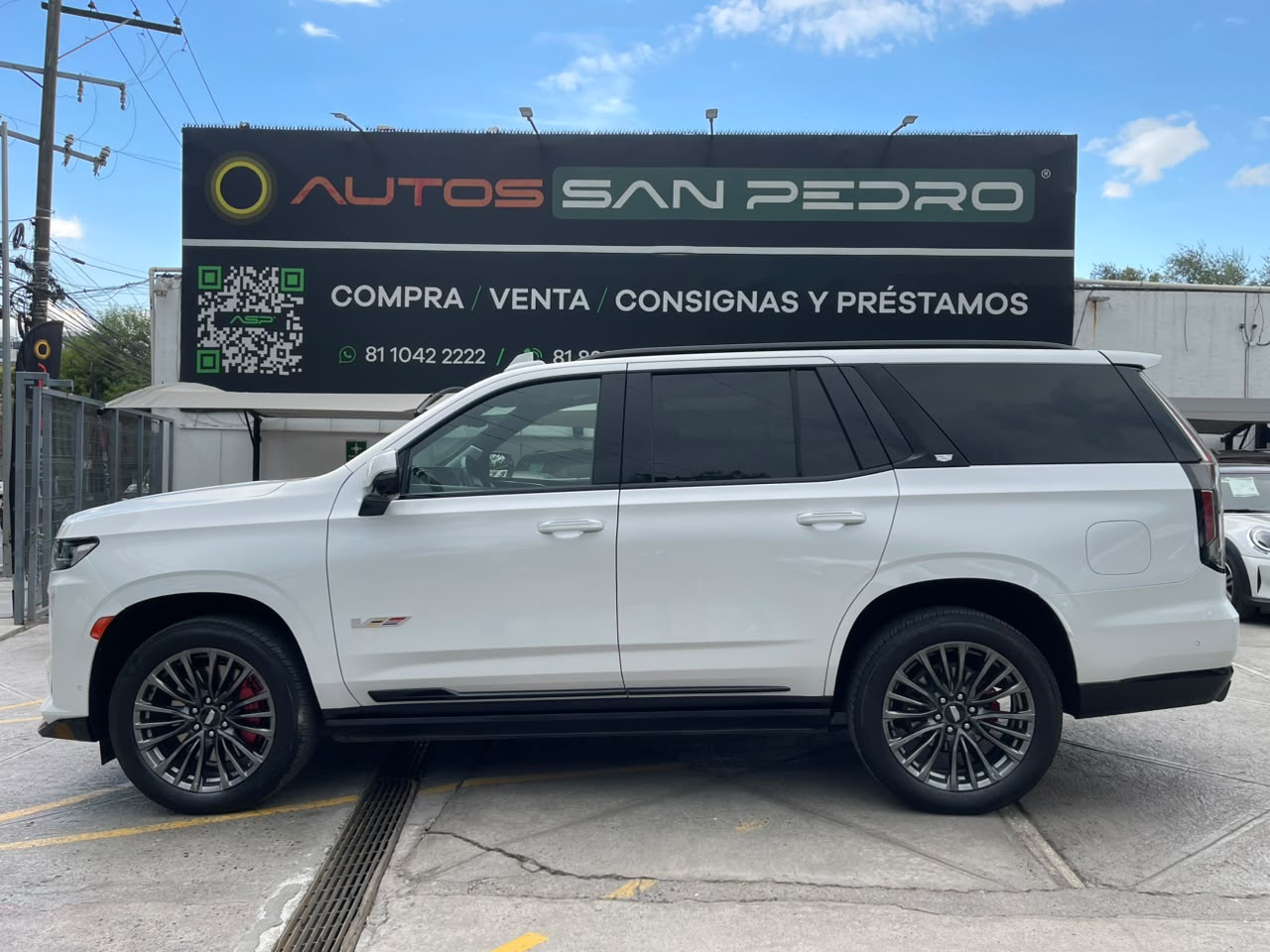ESCALADE V-SPORT