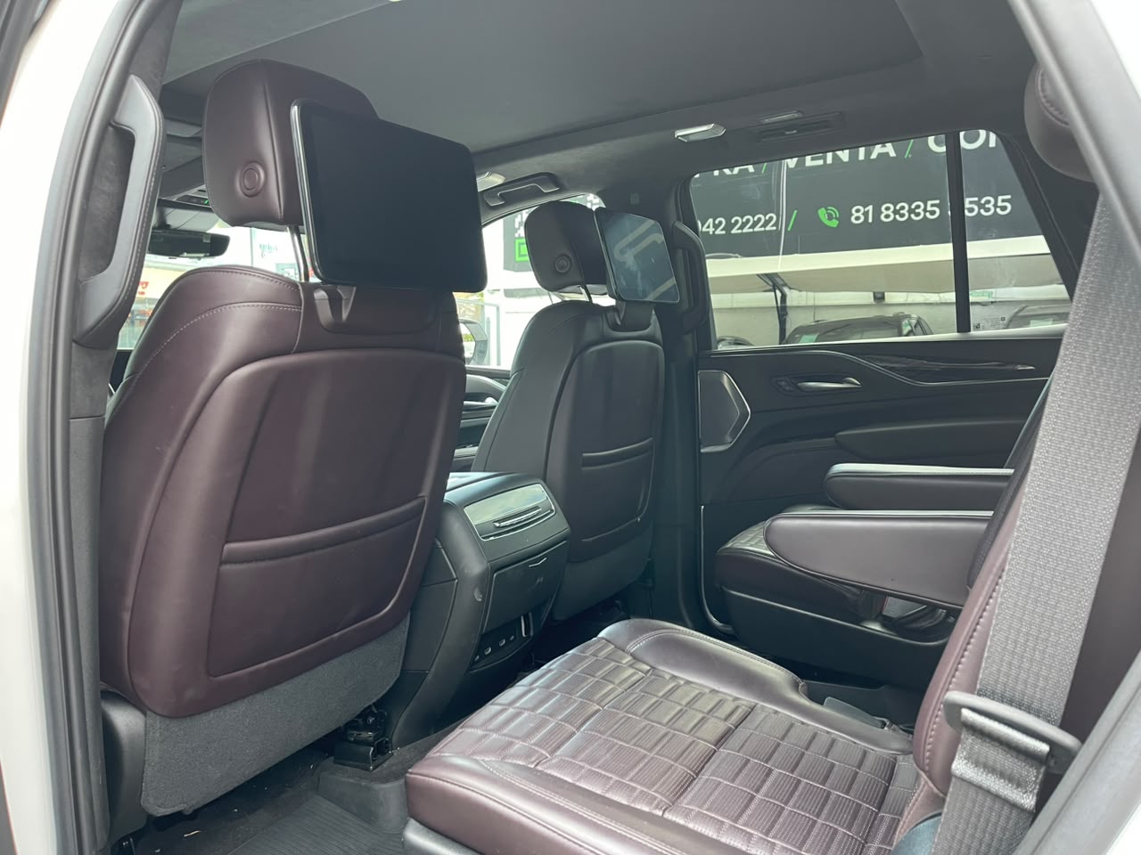 ESCALADE V-SPORT