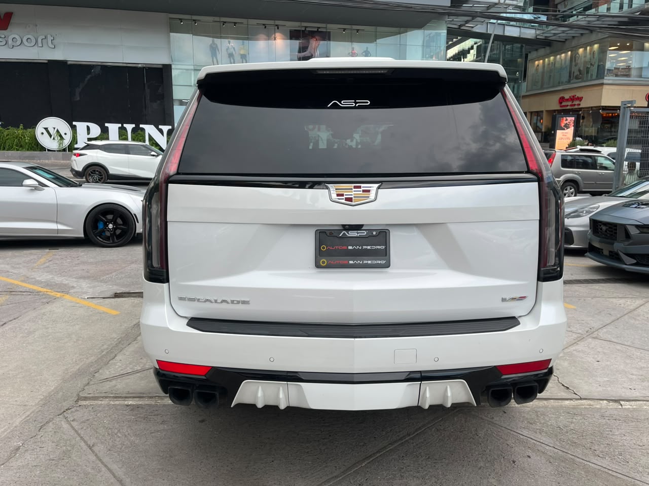 ESCALADE V-SPORT