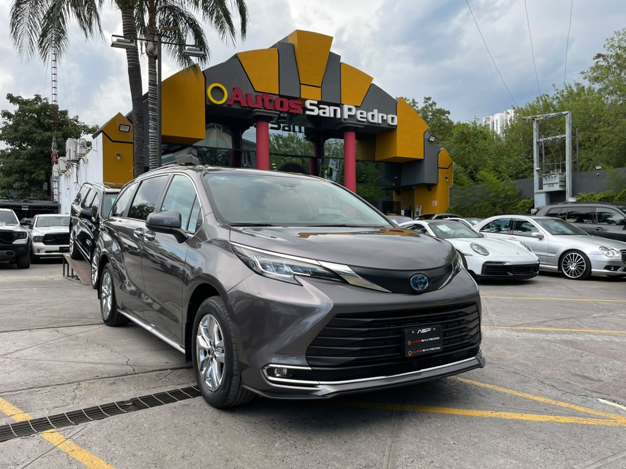 SIENNA XLE HYBRIDA